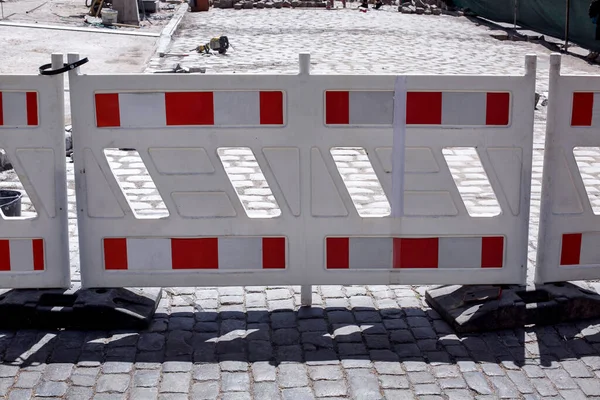 Plastic Barrier White Red Stripes Fencing Renovation Pavement Old Cobblestone — Stock Photo, Image