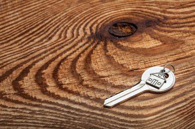 Anahtar a çekicilik ev şeklinde.