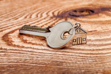 Anahtar a çekicilik ev şeklinde.