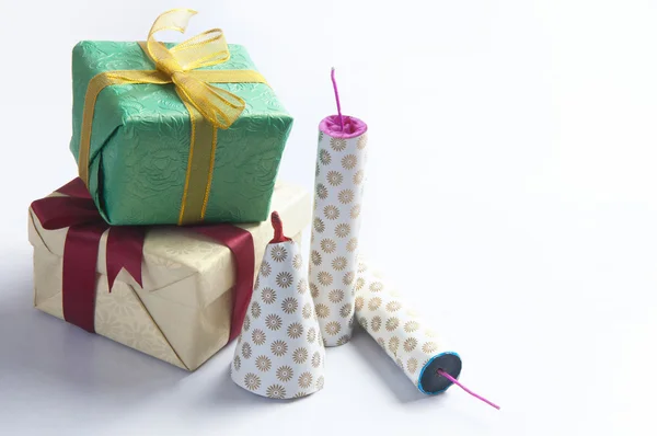 Feestival  firecrackers and presents — Stock Photo, Image