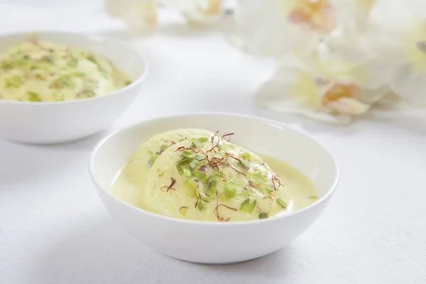 Ras malai in una ciotola Foto Stock