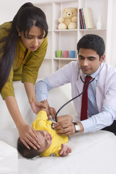 Boy having medical examination — Stock Photo, Image