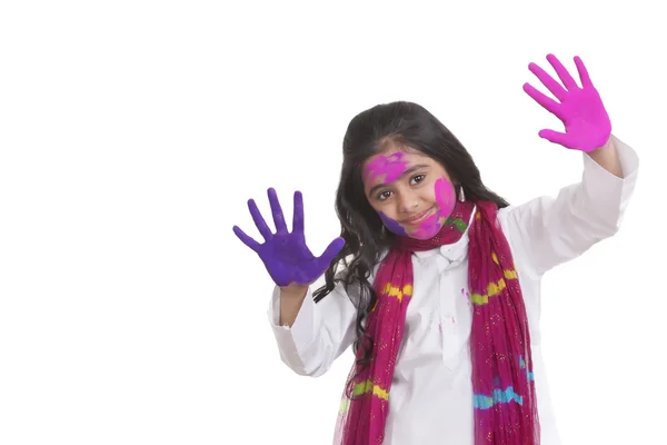 Girl with holi colour on her hands — Stock Photo, Image