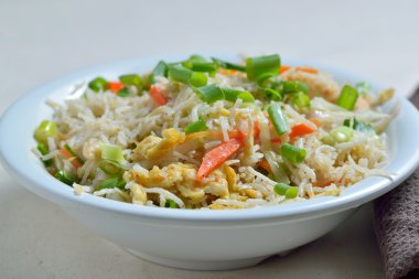 Kızarmış pirinç.