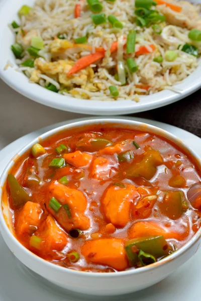 Stekt ris med kyckling curry — Stockfoto