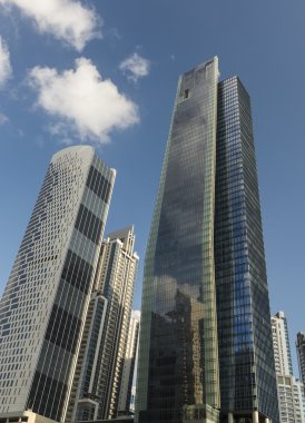 Dubai şehir silüetinin gün