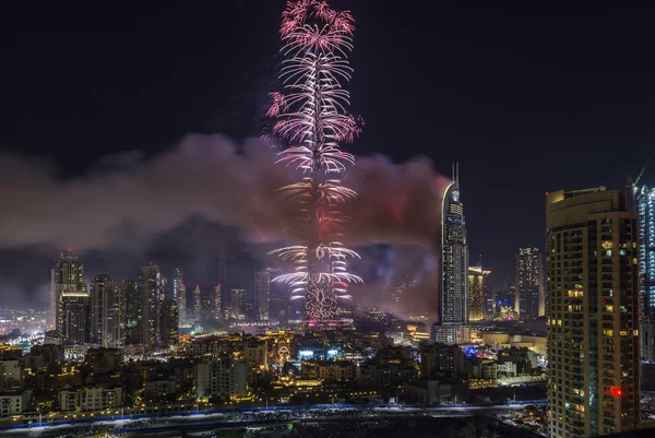 Dubai Burj Khalifa Año Nuevo 2016 fuegos artificiales — Foto de Stock