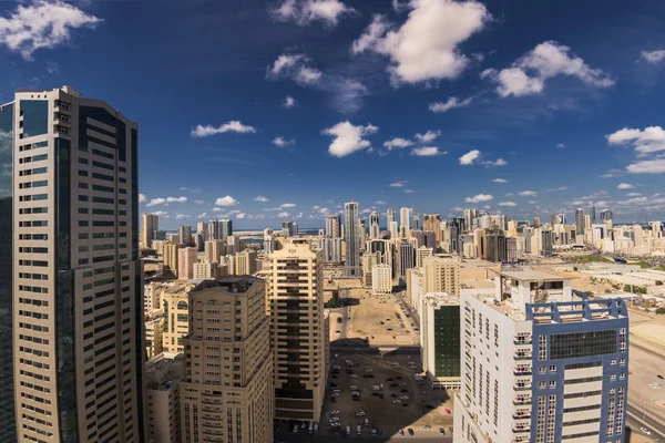 Linha do horizonte de Sharjah City — Fotografia de Stock