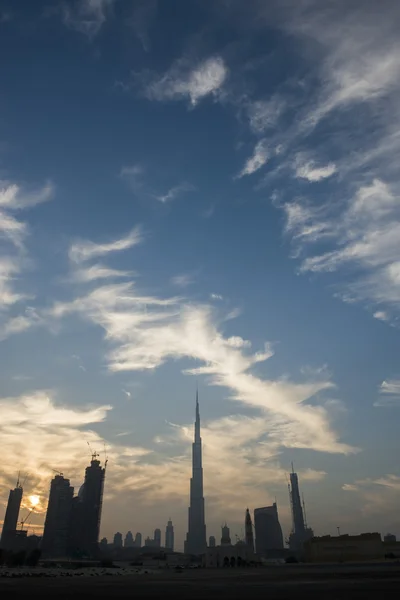 Dubai skyline al atardecer — Foto de Stock