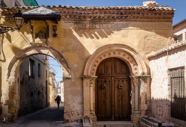 Claustra的El Arco是塞戈维亚旧城区仅存的大门 — 图库照片