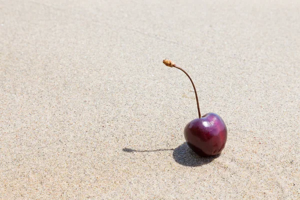 One Berry Ripe Red Cherries Beach Sea Sand Romantic Seductive — Stock Photo, Image