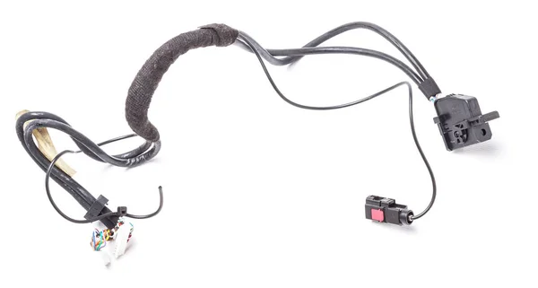 車の電気配線内のコネクタと異なる色のマッチしたワイヤのケーブル プロバイダーの仕事におけるインターネット回線 — ストック写真