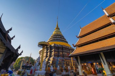 LAMPANG / THAILAND-3 Ocak 3: Wat Phra Lampang Luang Kuzey Tayland 'da ve Lampang' da önemli bir yıllık doğum tapınağı olan Budist tarzıdır. 01 03 2021