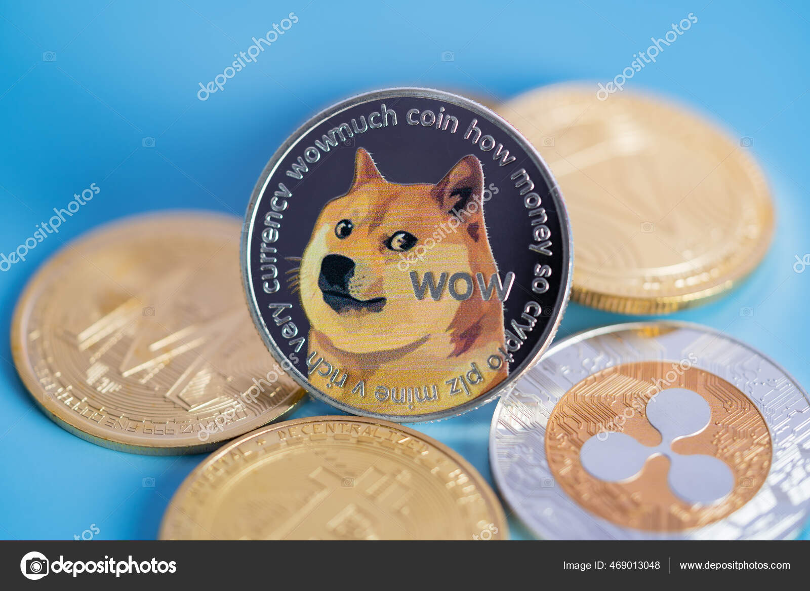 Dogecoin Doge Group Included Cryptocurrency Coin Bitcoin Ethereum Eth  Binance — Stock Editorial Photo © bbbirdz_shop@hotmail.com #469013048