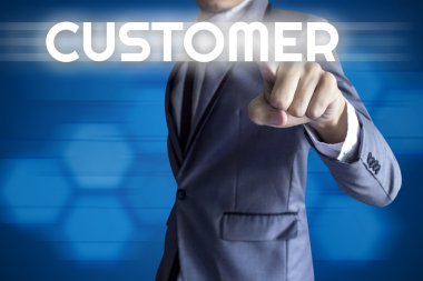 İş adamı dokunmatik modern arayüzü için müşteri kavramı mavi