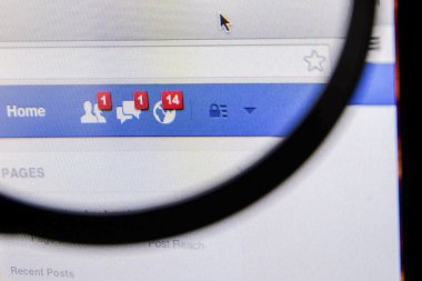 Tayland - 2 Eylül 2014: Büyüteç Facebook sayfası 