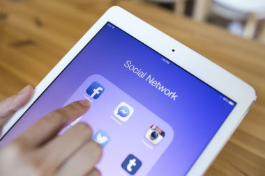 Tayland - 07 Eylül 2014: Tüm popüler sosyal medya simgeler