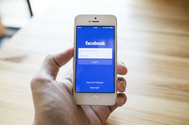Tayland - 07 Eylül 2014: Facebook oturum açma sayfası ilk sayfa
