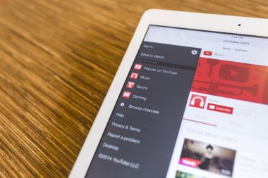 Chiang Mai, Tayland - 17 Eylül 2014: Youtube menü çubuğu sakatlar