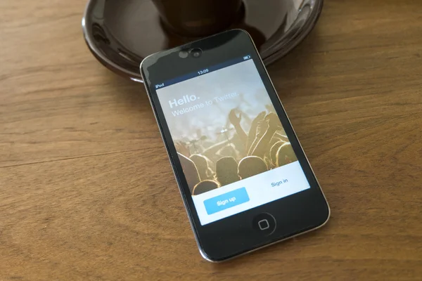 Tayland - 05 Eylül 2014: Twitter uygulama giriş ekranı 