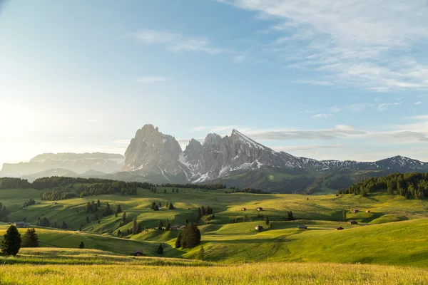 Cordillera Lankoffel. Vista desde Seiser Alm, Dolomitas, Italia —  Fotos de Stock