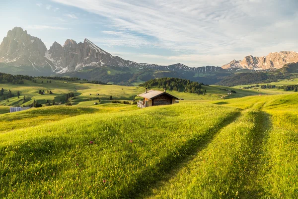 Cordillera Lankoffel. Vista desde Seiser Alm, Dolomitas, Italia —  Fotos de Stock