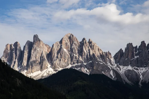 Picos del grupo Odle-Geisler en el Tirol del Sur, Italia . —  Fotos de Stock