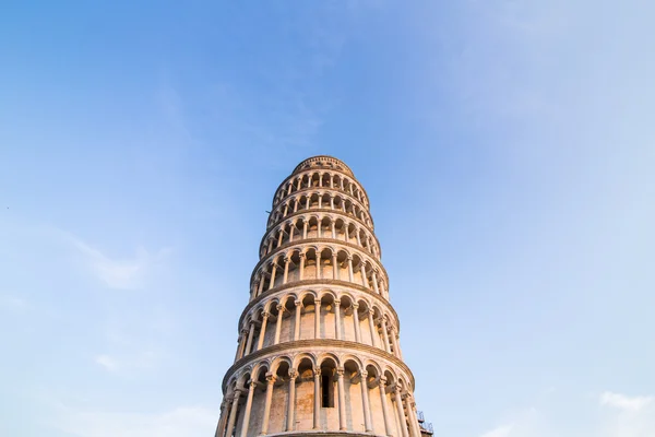 Pisa tower з синього неба. Піза, Італія — стокове фото