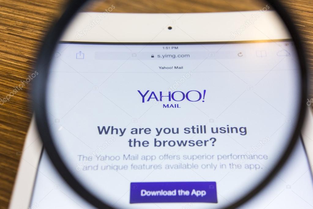 CHIANG MAI, THAILAND - SEPTEMBER 17, 2014: Yahoo.com website page using Apple iPad Air on September 17, 2014 in Chiang Mai, Thailand.