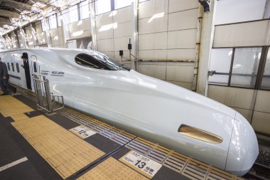 Hiroşima, Japonya - 28 Ekim: Shinkansen Hiroşima, Japonya üzerinde