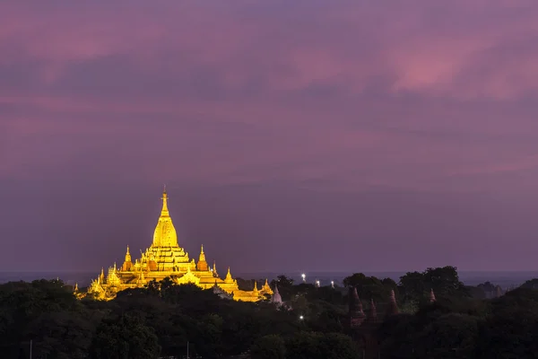 Patrimonio de la humanidad 4.000 pagoda paisaje de Bagan, Myanmar . — Foto de Stock