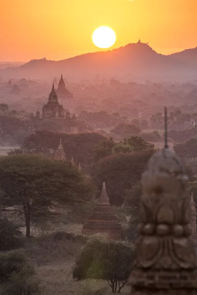 Património mundial 4.000 pagode paisagem de Bagan, Myanmar . — Fotografia de Stock