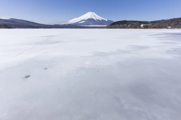 Mt. Fuji winter season shooting from Lake Yamanaka. Yamanashi, J — Stock Photo, Image