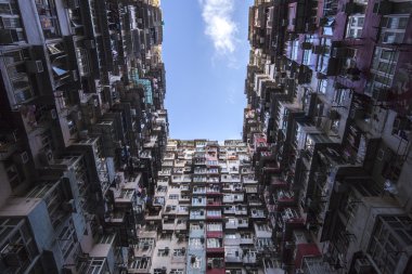 Mavi gökyüzü ile Hong Kong daire.