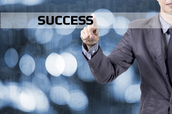 Business man touch interfaccia moderna per il concetto di successo su sfondo blu . — Foto Stock