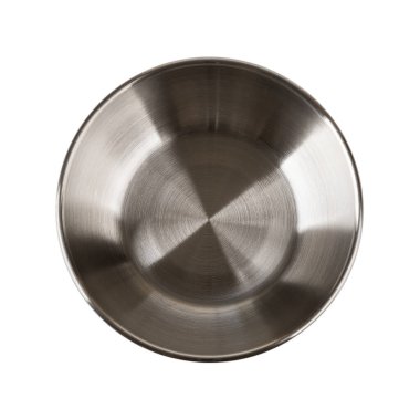 Beyaz arka planda izole edilmiş Çin tarzı metal sos kasesinin üst görüntüsü. Yiyecek tasarımı için boş tabaklar. Modern paslanmaz çelik sofra takımı şık minimalist tasarım. Yakın plan..