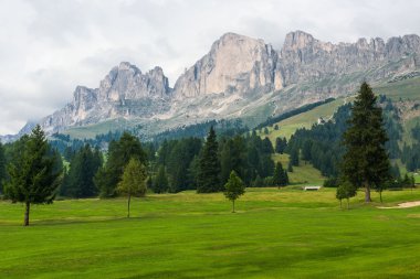 Roda de Vael Dolomites içinde