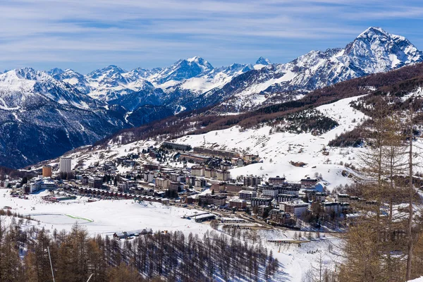 Pistes de ski dans la Via Lattea — Photo