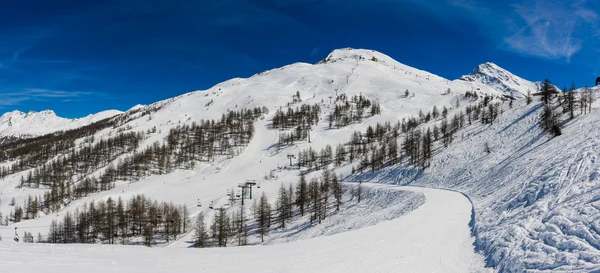 Pistes de ski dans la Via Lattea — Photo