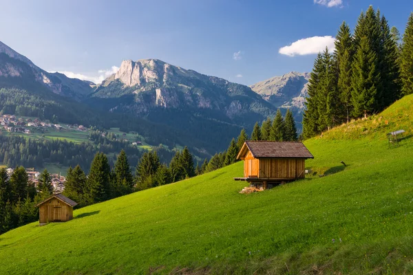 Paisagem montanhosa idílica — Fotografia de Stock