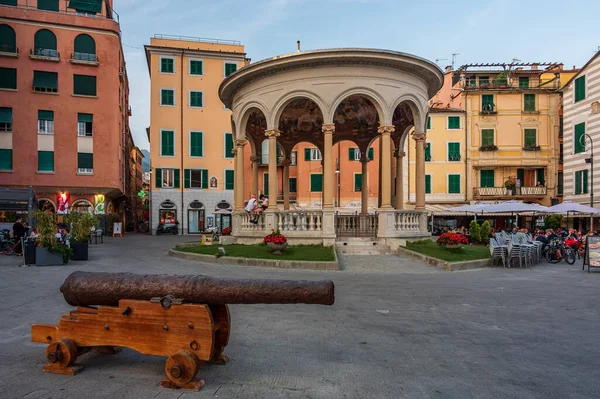 Une Des Places Principales Village Rapallo Sur Riviera Italienne — Photo