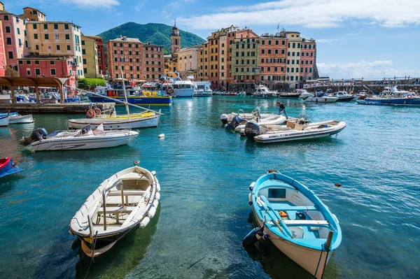 Die Bunten Häuser Des Marinedörfchens Camogli Der Italienischen Riviera Bei — Stockfoto