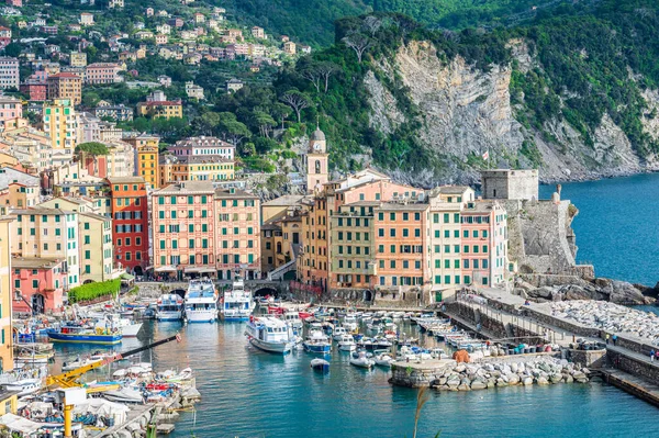 Las Coloridas Casas Del Pueblo Marino Camogli Riviera Italiana Cerca — Foto de Stock