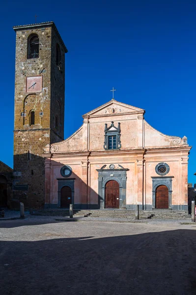 Iglesia Antigua Aldea Civita Bagnoregio También Llamada Ciudad Que Muere —  Fotos de Stock