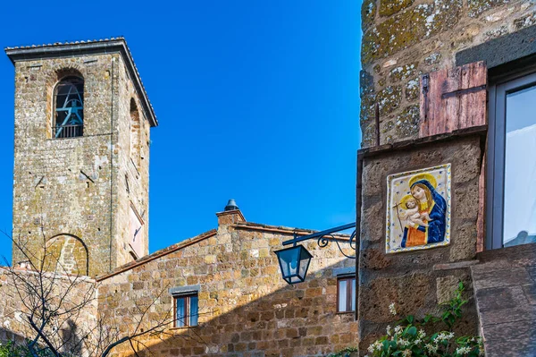 Der Glockenturm Der Kirche Des Antiken Dorfes Civita Bagnoregio Auch — Stockfoto