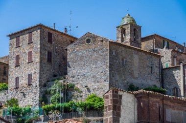 Eski Bolsena kasabası, aynı isimli gölün kıyısındaki antik köy, Lazio, İtalya