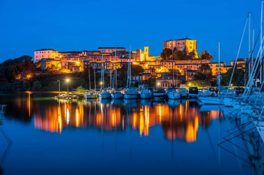 Capodimonte 'nin Townscape' i, Bolsena Gölü 'nde antik bir köy, Lazio, İtalya