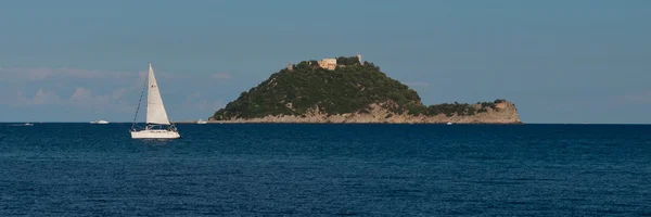 Punkt widokowy nad isola gallinara — Zdjęcie stockowe