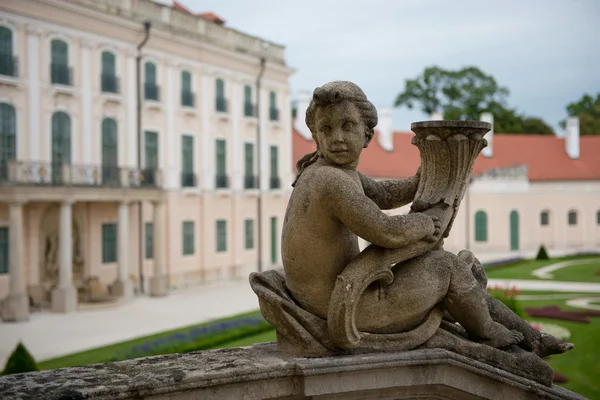 Standbeeld in het kasteel van esterhazy — Stockfoto