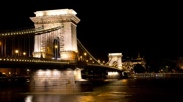 Chain Bridge в Будапеште — стоковое фото